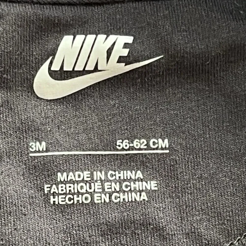 Nike Swoosh Baby 0-3 Months One Piece Hooded Coverall Full Zip Black 3M